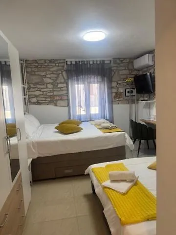 Apartments Eni & Dani 0*, Pula Croatia